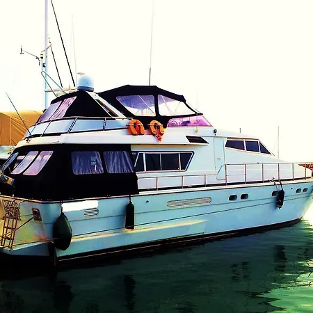船上ホテル My Angelisa The Yacht リスボン