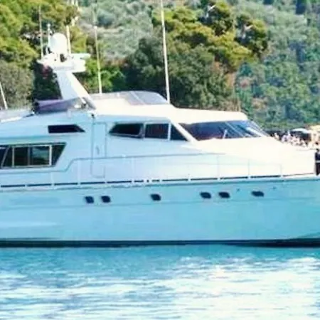 Botel My Angelisa The Yacht *