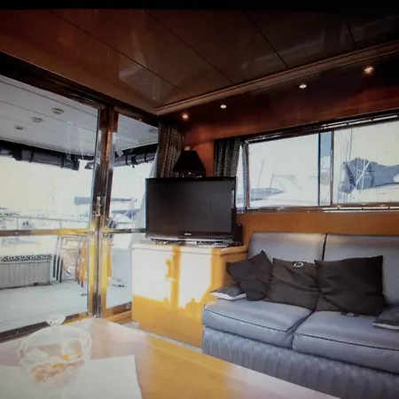 Botel My Angelisa The Yacht
