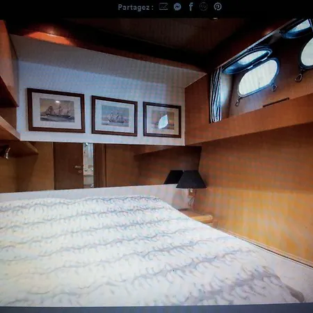 Botel My Angelisa The Yacht *